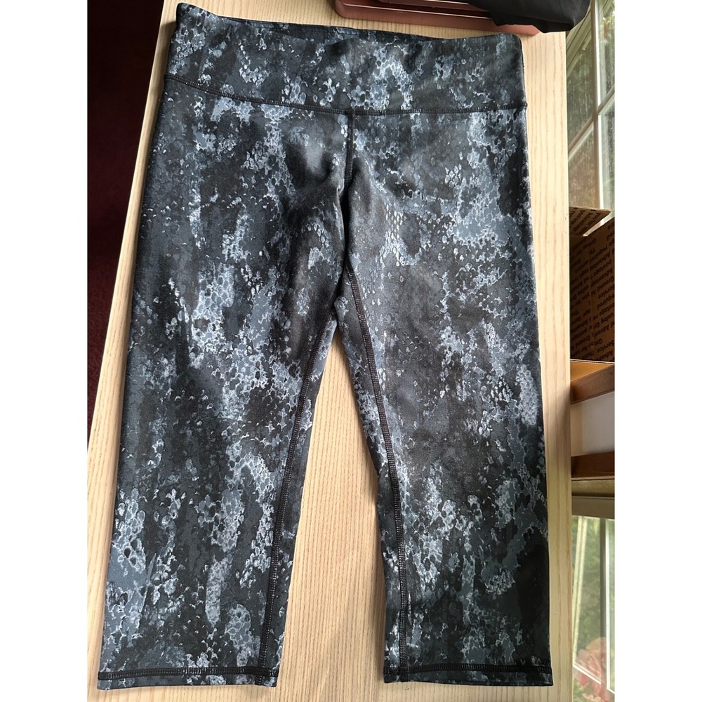 Alo Yoga Women Black Grey Snakeskin Print Cropped Leggings Capris Size M‎
